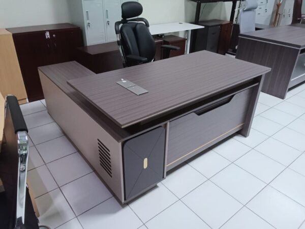 1.6m Modern L-Shaped Executive Desk