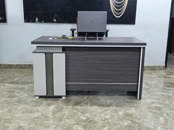 1.2m Modern Executive Office Desk